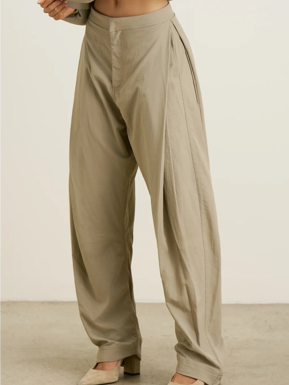 ♡ Joah Brown Barrel Pants in Desert Sage